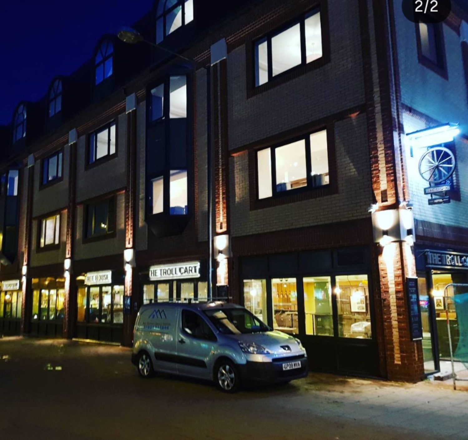 Evening commercial window cleaning for hospitality premises